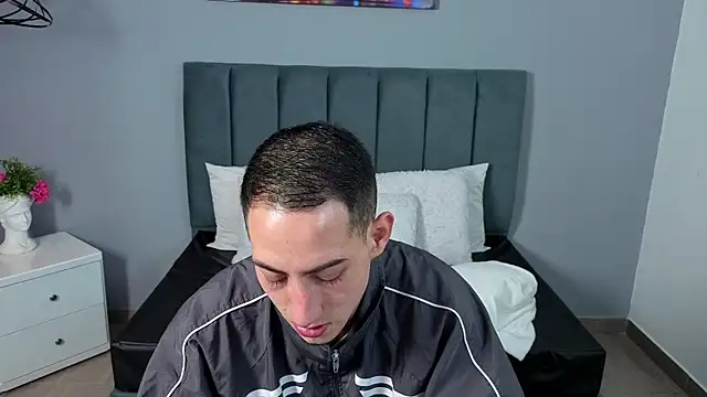 jhan vassilis online show from April 9, 1:03 am