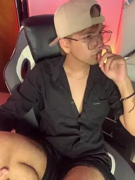 JeremySanders1  online show from April 6, 1:57 am