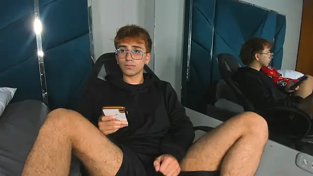 JeremySanders1  online show from April 3, 12:40 am