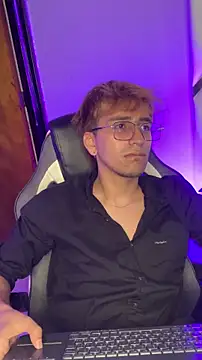 JeremySanders1  online show from April 11, 3:13 am