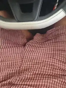 darkromeo99 online show from April 17, 5:21 am