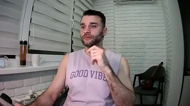 DaddySlava online show from April 8, 6:16 pm