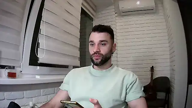 DaddySlava online show from April 5, 8:27 pm