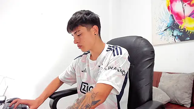 Thebestboyhot online show from April 9, 6:19 am