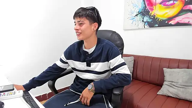 Thebestboyhot online show from April 12, 5:09 am