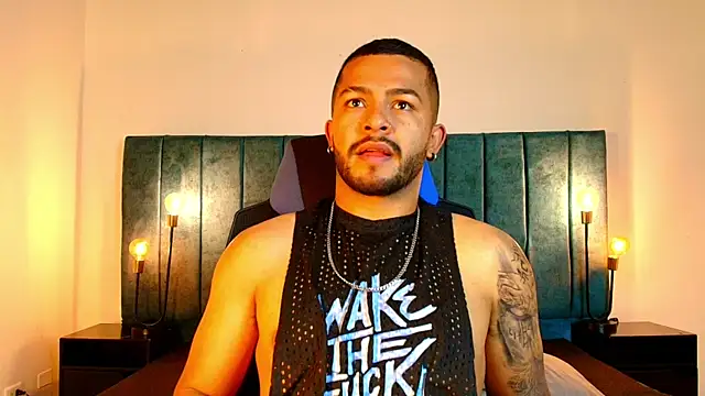 Enzo Vitale  online show from April 14, 7:24 pm