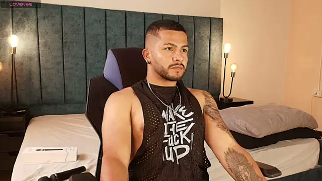 Enzo Vitale  online show from April 11, 7:28 pm