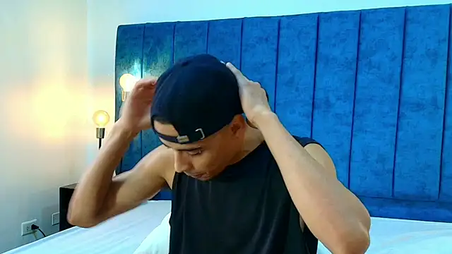 Pablo Cruzz online show from April 7, 7:36 pm