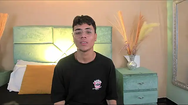 DannTaylor online show from July 11, 8:33 pm