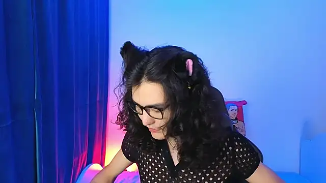 FormOverFear online show from April 5, 3:52 pm