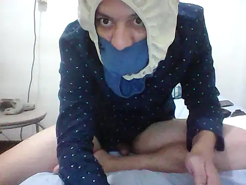 carlos1a online show from April 11, 9:51 pm