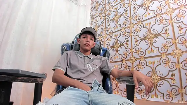 SlimLatino  online show from April 14, 3:28 am