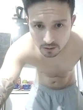 Joelcio19cm online show from April 7, 9:15 pm