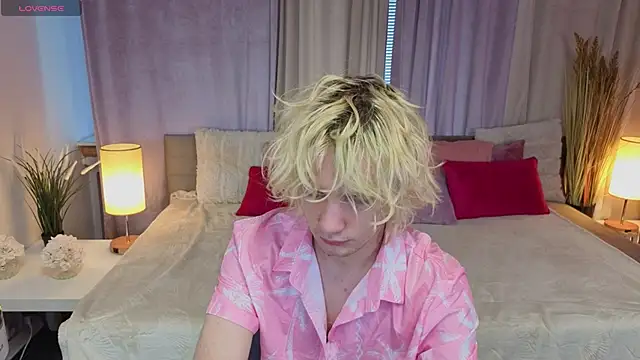 JameMilann online show from June 1, 6:13 am