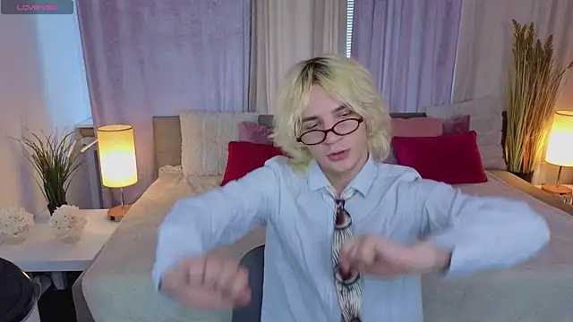 JameMilann online show from May 30, 8:03 am