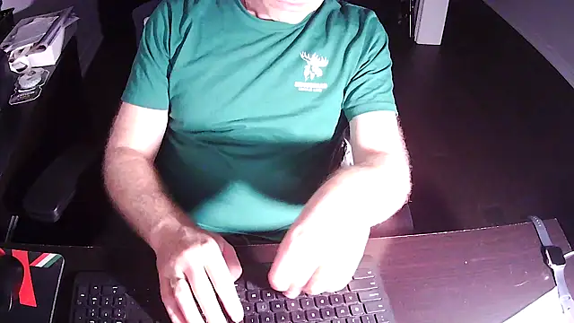 Shalun2000 online show from June 1, 3:40 am
