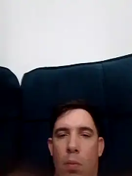 Roger1986  online show from April 9, 2:42 am