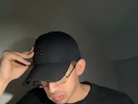 Domincmarles online show from April 26, 10:06 pm