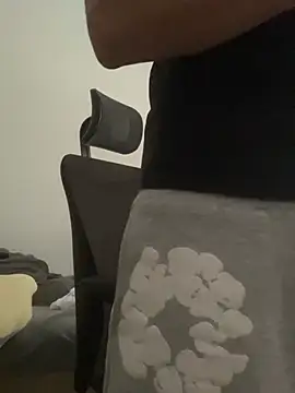 YorSexboy777 online show from April 11, 3:48 pm