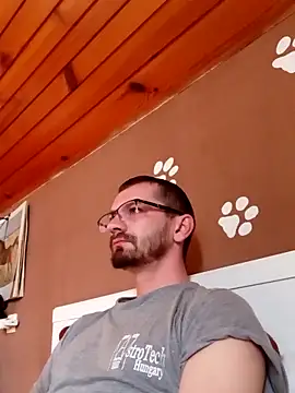 jozsi1995 online show from April 15, 5:29 am