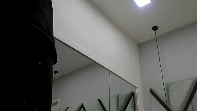 NohaBrooks online show from April 8, 12:25 pm