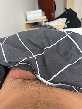 BIGGCOCK20CM online show from April 18, 3:02 pm