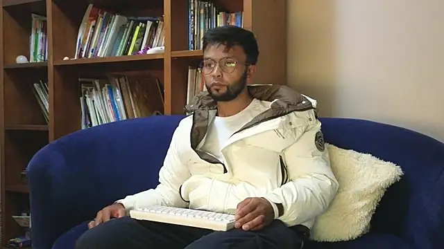 bbctoptwink online show from April 9, 12:30 am