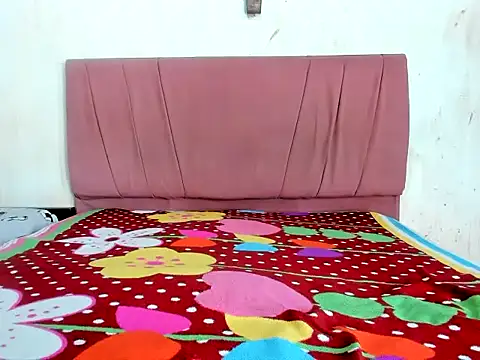 Junior bebe online show from April 9, 2:12 pm