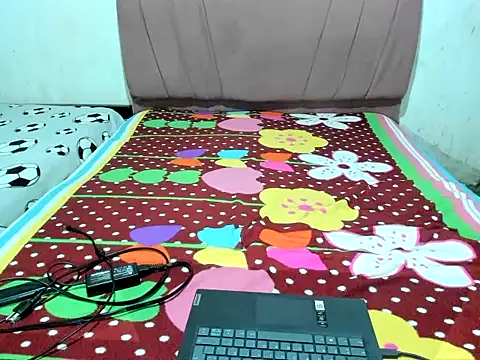 Junior bebe online show from April 11, 2:42 pm