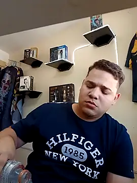 boysexy2207 online show from April 23, 7:05 pm