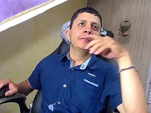 romeojupi online show from April 15, 1:49 am