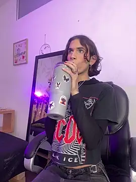 lucius morningstar online show from April 13, 8:42 pm