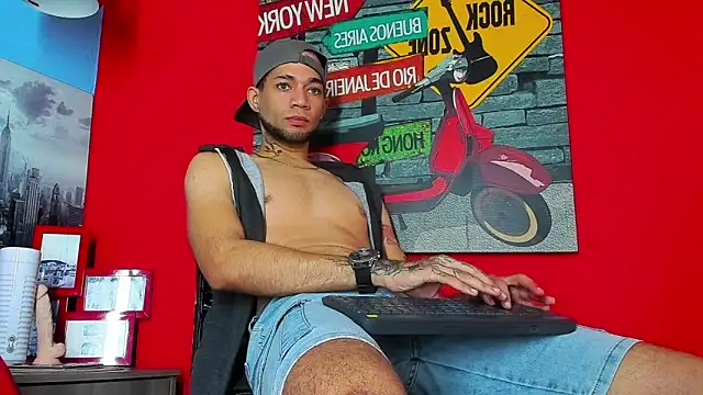 Daniel huge22 online show from April 13, 2:18 pm