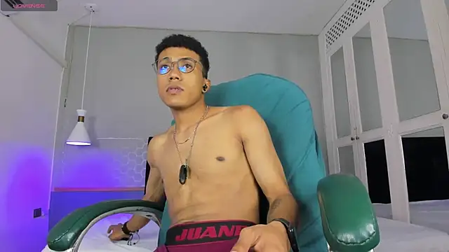 Kall Ell  online show from April 11, 8:12 pm