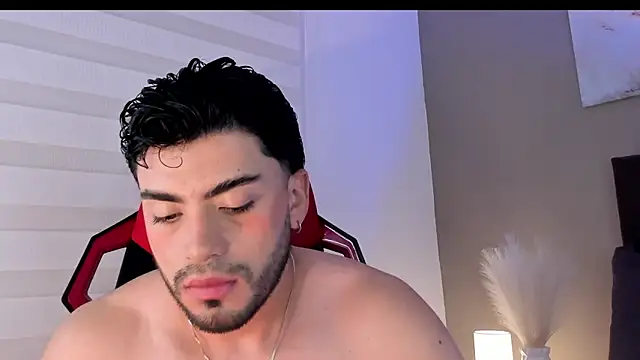 Alexander Diazz online show from April 15, 1:55 pm