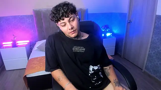 DAMON SALVATTORE online show from April 15, 3:39 am