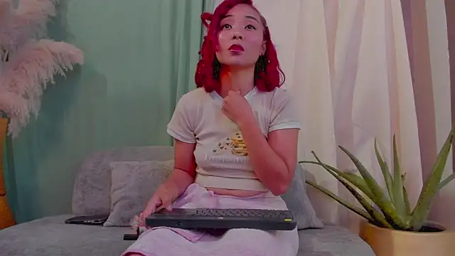 MiaFoxxx5 online show from April 14, 7:46 pm