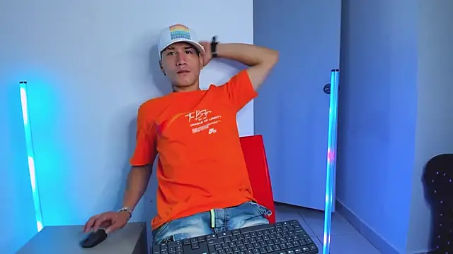 AbaturLopez online show from April 13, 8:53 pm