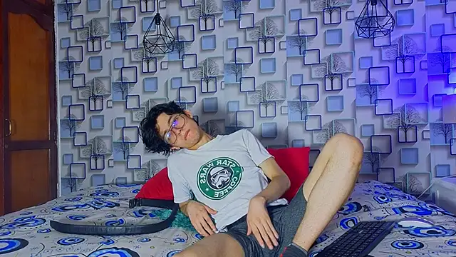 Twink Sebas7 online show from April 12, 12:39 pm