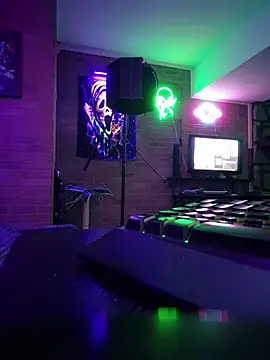chronic vibez online show from May 31, 1:50 am