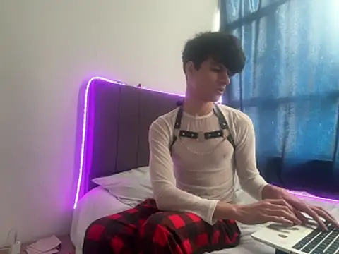  DavidPrince  online show from April 15, 6:41 pm