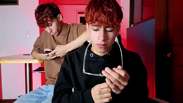 Ryan y tony online show from April 15, 1:49 am