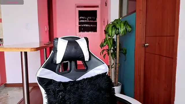 Ryan y tony online show from April 13, 2:18 pm