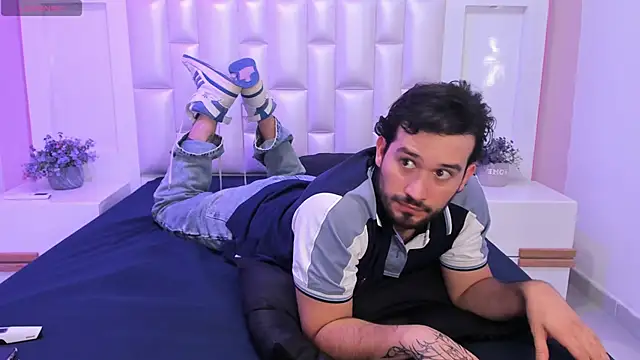 AdrianSith online show from April 16, 12:32 am