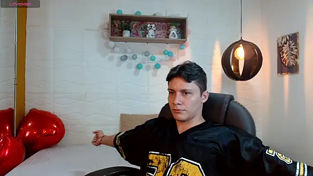 Zayn clausen online show from April 14, 6:18 pm