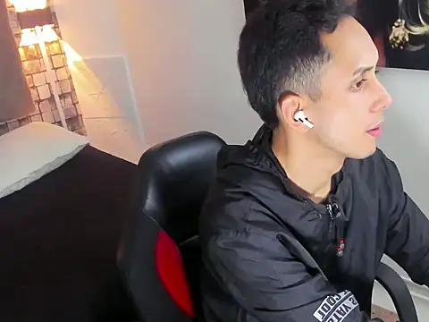 Zack isback online show from April 14, 7:57 pm