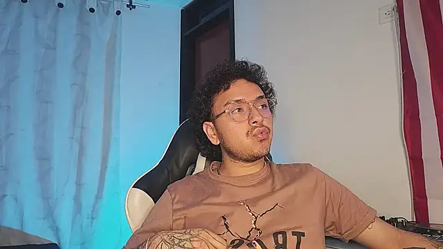 alexmontesco online show from April 18, 11:04 pm