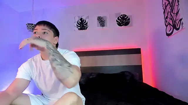 kai lana online show from April 15, 2:55 am