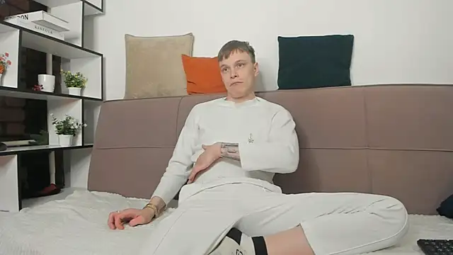 TwinkWhite online show from April 14, 9:14 pm