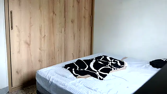 andrew 1520 online show from February 7, 9:42 pm